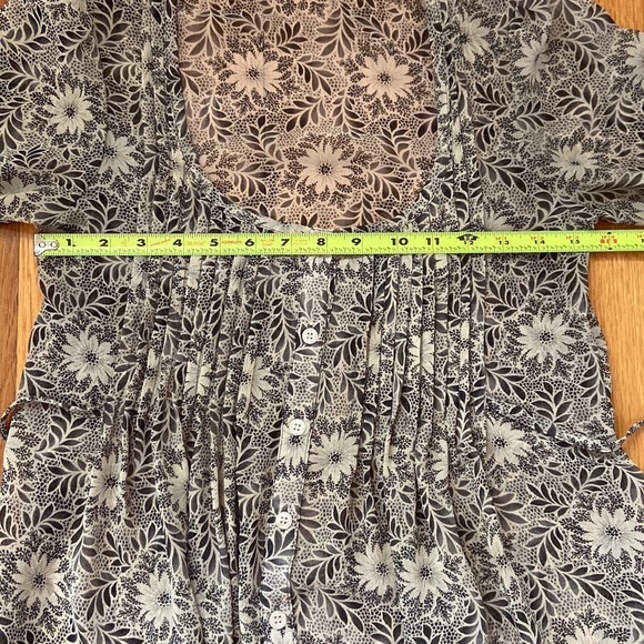 Xhilaration 3/4 Button Down Top - Picture 14 of 15